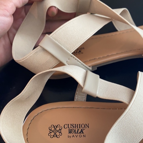 Cushion Walk By Avon Cream Elastic Strap Sandals Size 10 - Picture 5 of 7